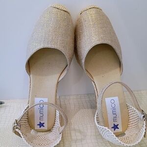 Lovely New Espadrilles 8.5 US made in Spain *NEW